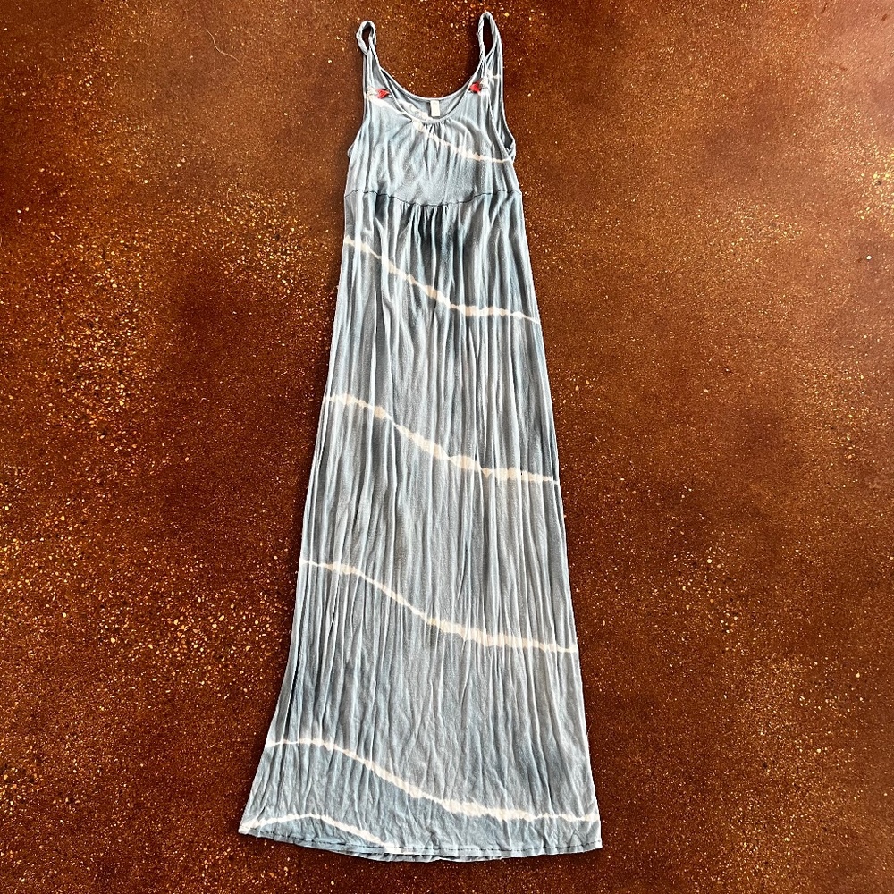 Cute tie-dye summer maxi dress